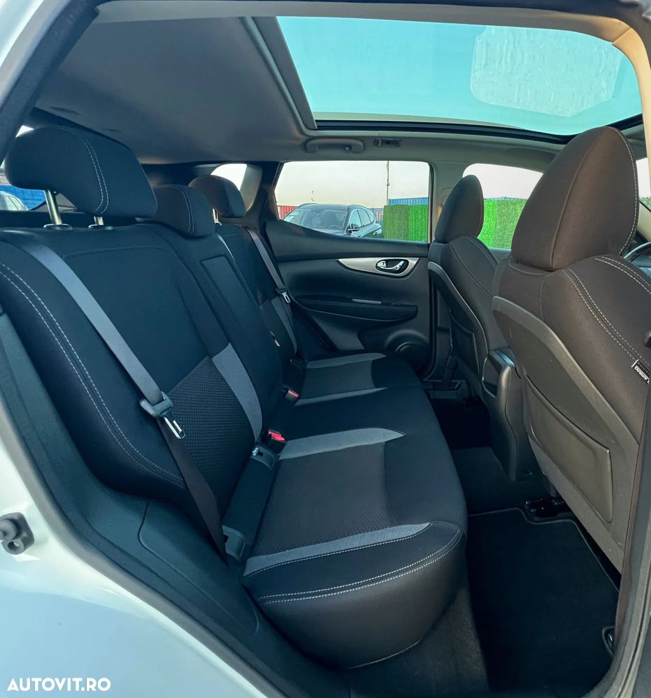 Nissan Qashqai 1.6 DCI Start/Stop X-TRONIC Tekna - 16