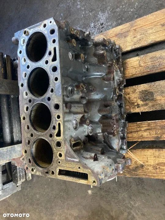 BLOK SILNIKA Słupek Renault Gama D DTI 5 Volvo FL D5K EURO 6 - 2