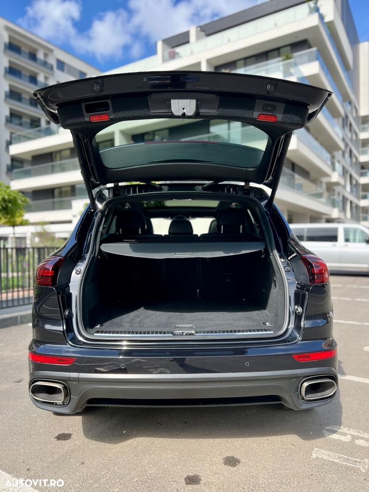 Porsche Cayenne Diesel Platinum Edition - 16