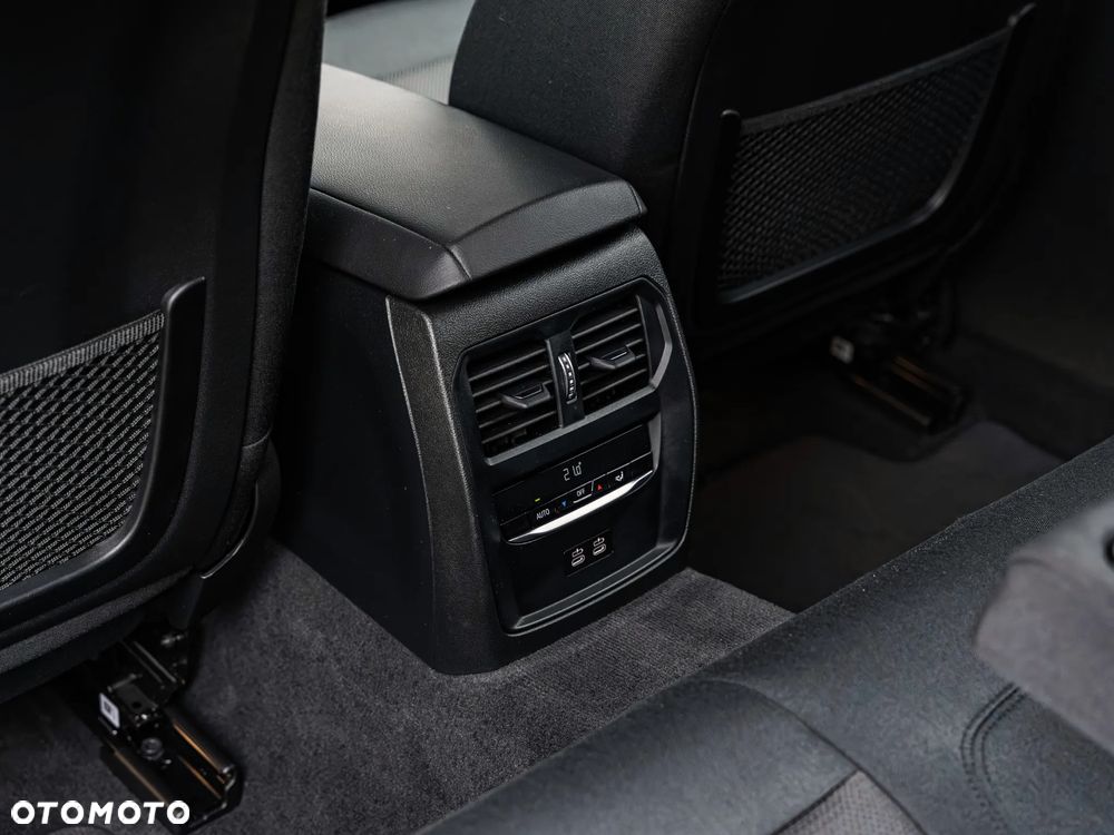 BMW Seria 3 318d - 35