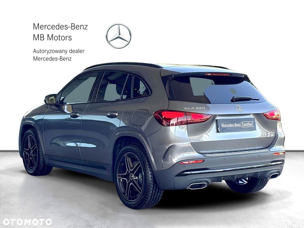 Mercedes-Benz GLA - 4