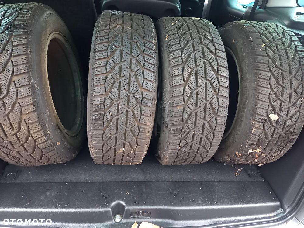 Mercedes-Benz Klasa E 200 CDI DPF BlueEFFICIENCY 7G-TRONIC - 34