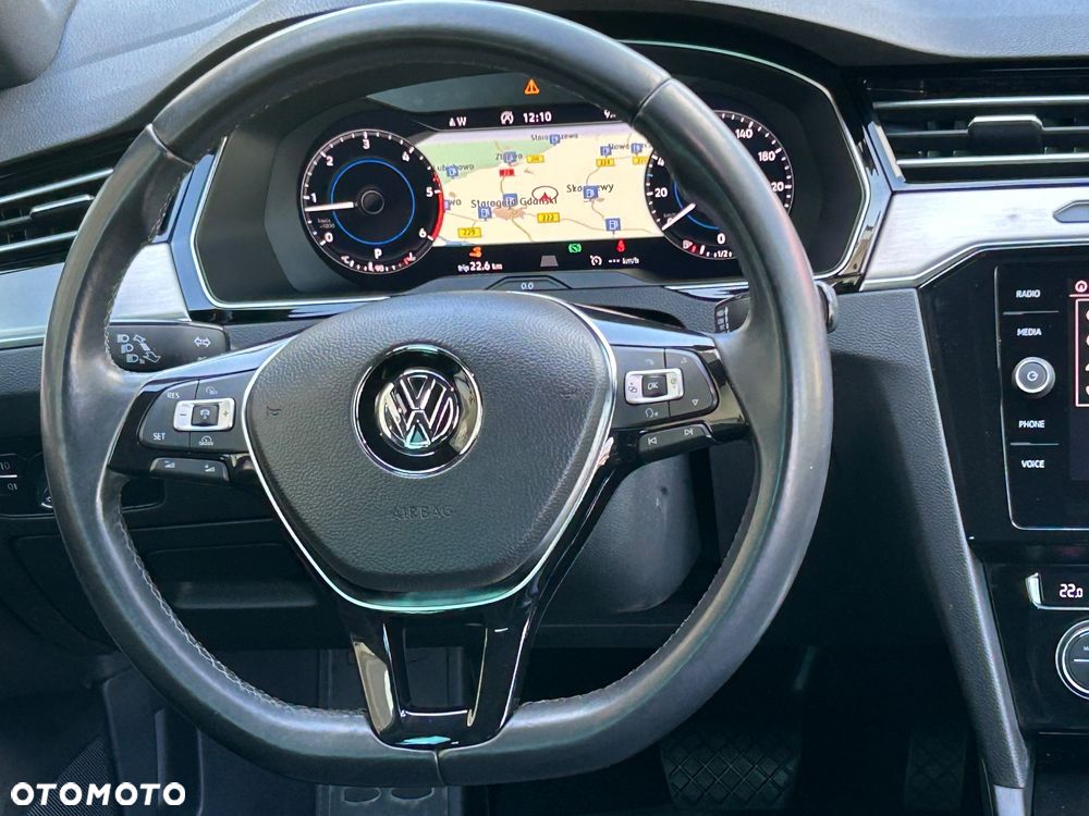 Volkswagen Passat 1.6 TDI SCR DSG Business - 29