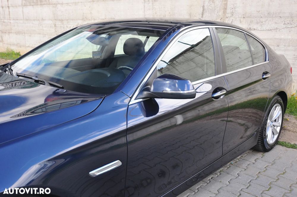 BMW Seria 5 525d xDrive AT - 14