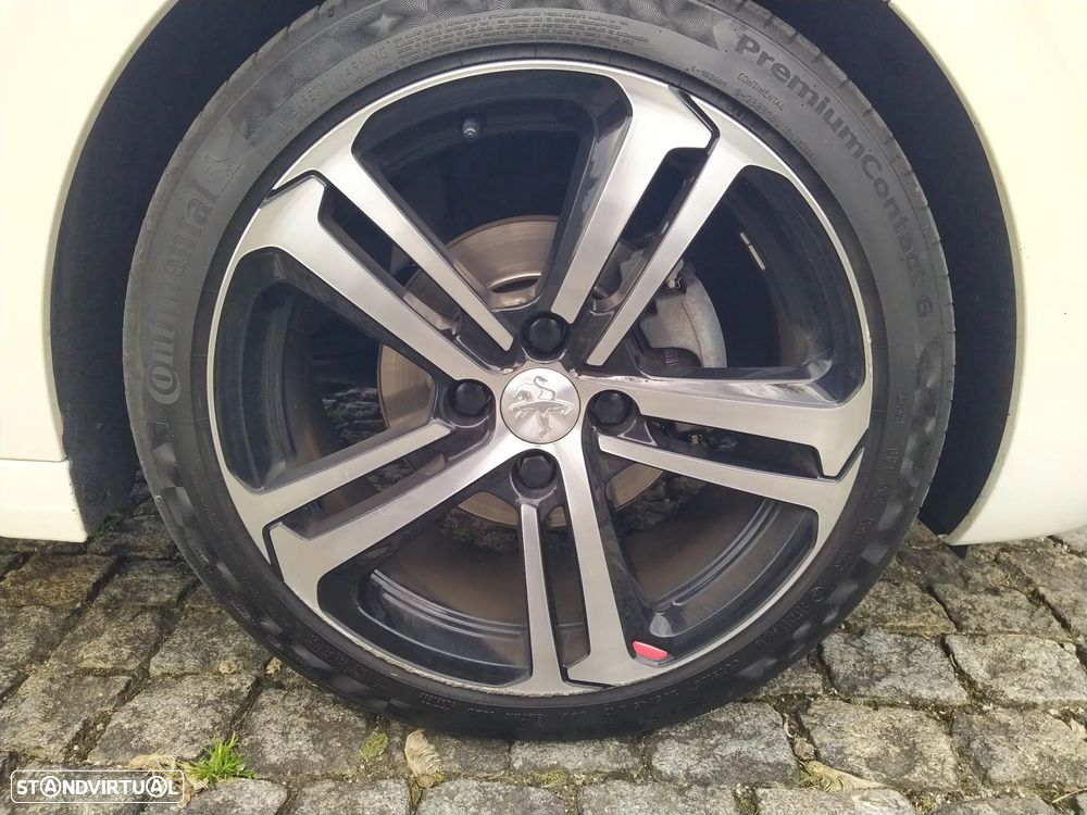 Peugeot 208 1.6 BlueHDi GT Line - 16