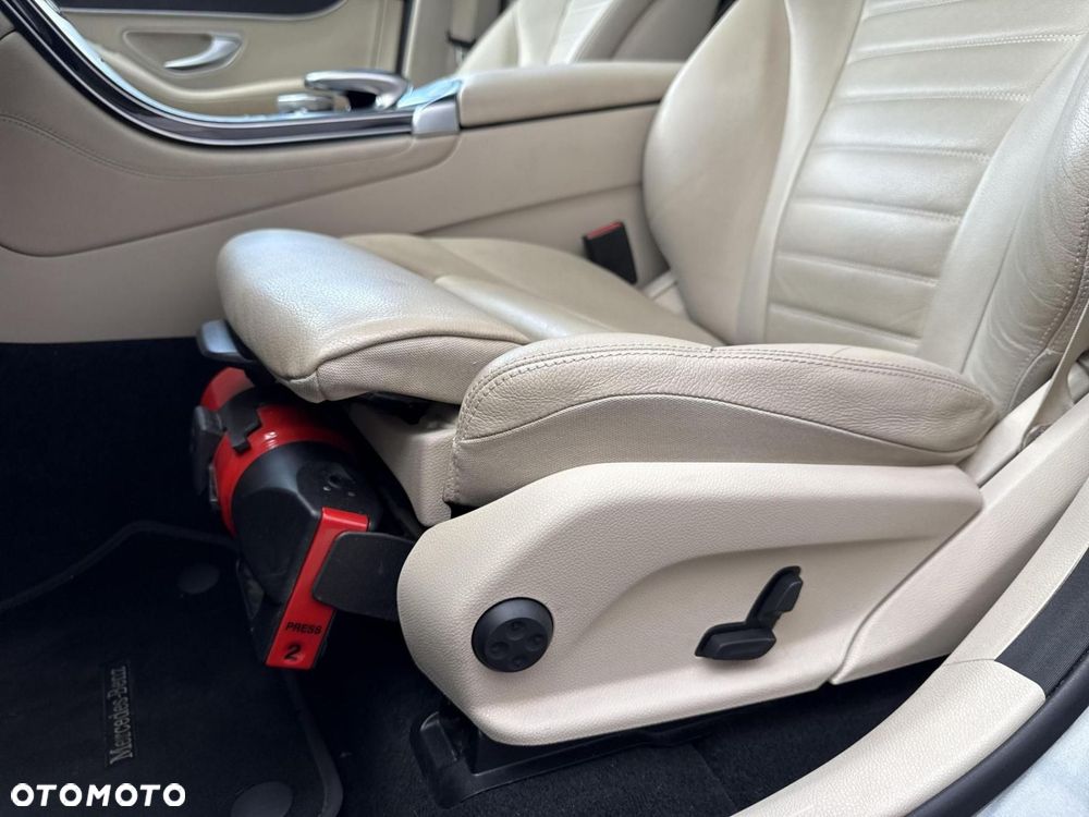 Mercedes-Benz GLC - 12