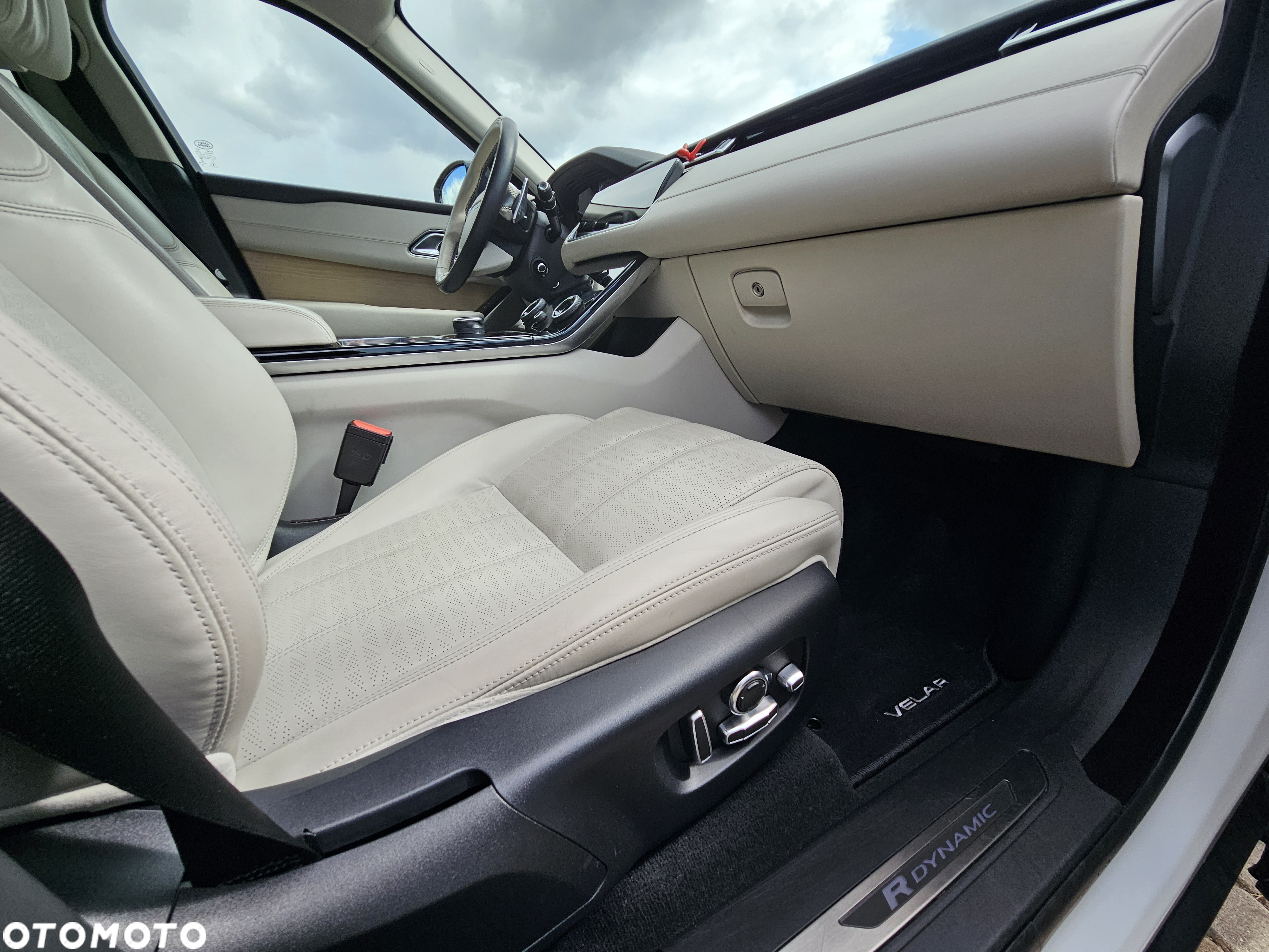 Land Rover Range Rover Velar 2.0 Si4 GPF R-Dynamic HSE - 16