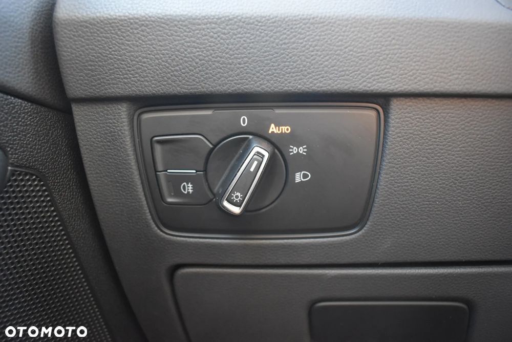 Volkswagen Passat Variant 2.0 TDI EVO Business DSG - 24