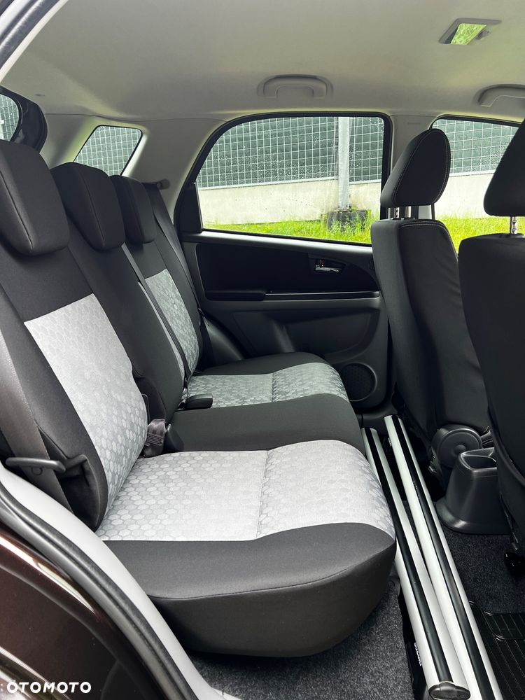 Suzuki SX4 1.6 Comfort Plus - 8