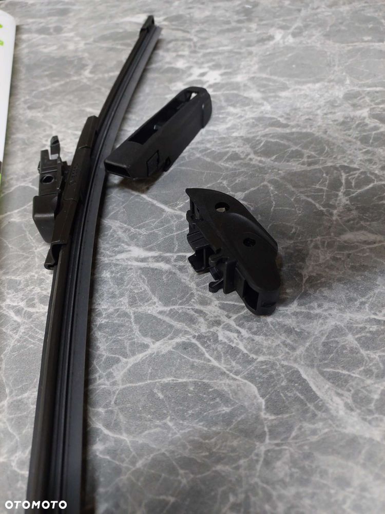 WYCIERACZKA PŁASKA FIRST MULTICONNECTION 350X1  ABARTH 500 / 595 / 695, 500C / 595C / 695C; CHEVROLET MATIZ, SPARK, TRAX; DAIHATSU CHARADE VIII, CUORE V, TERIOS, YRV; FIAT 500 10.93- - 2