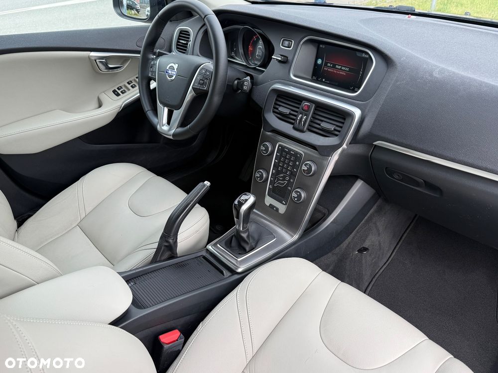 Volvo V40 D4 Summum - 8
