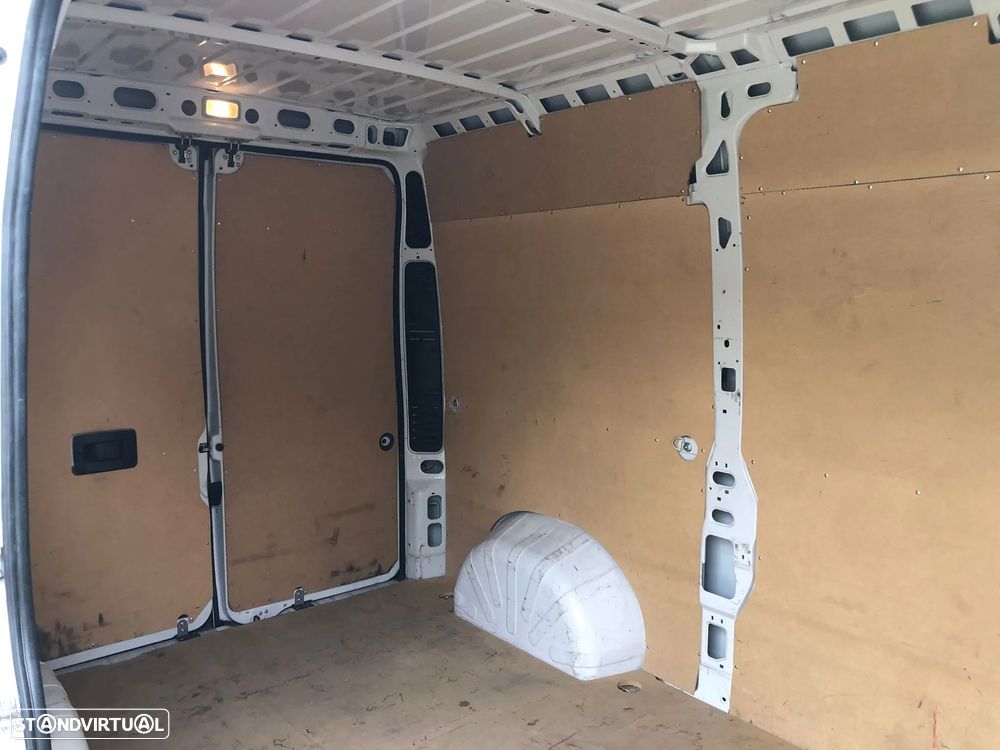 Peugeot Boxer 2.2 BlueHDi L2H2 Premium 140cv IVA / GARANTIA MARCA - 5