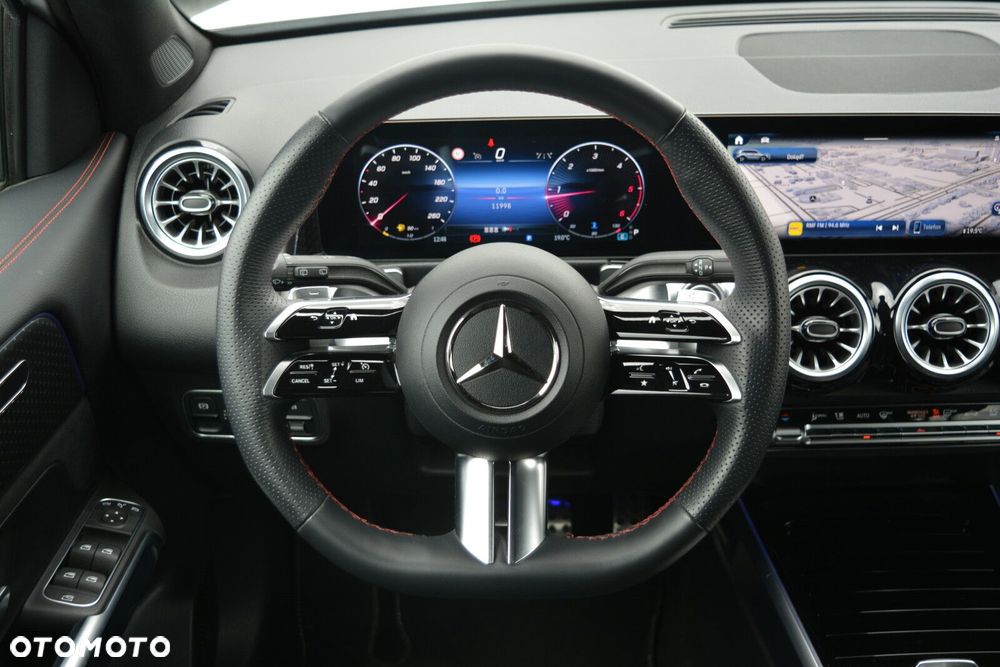 Mercedes-Benz GLB - 18