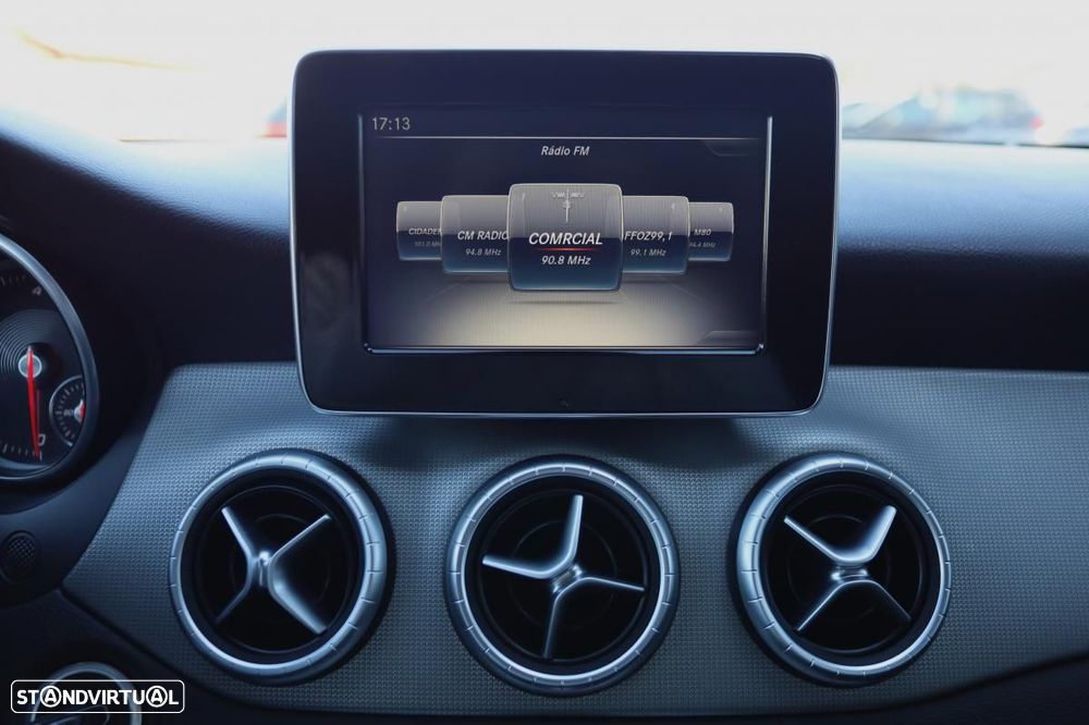 Mercedes-Benz CLA 180 d Shooting Brake Urban - 10