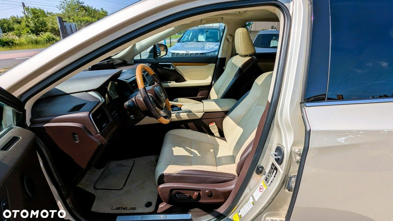 Lexus RX - 11