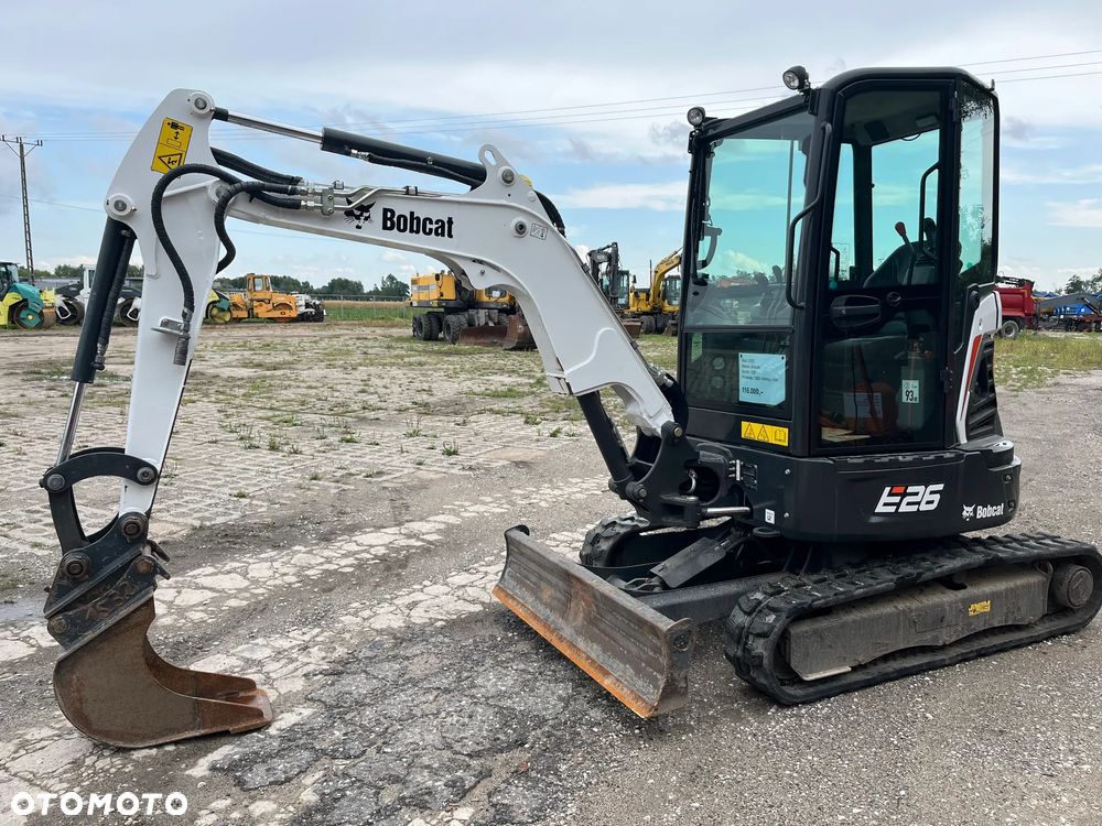Bobcat E26 - 1