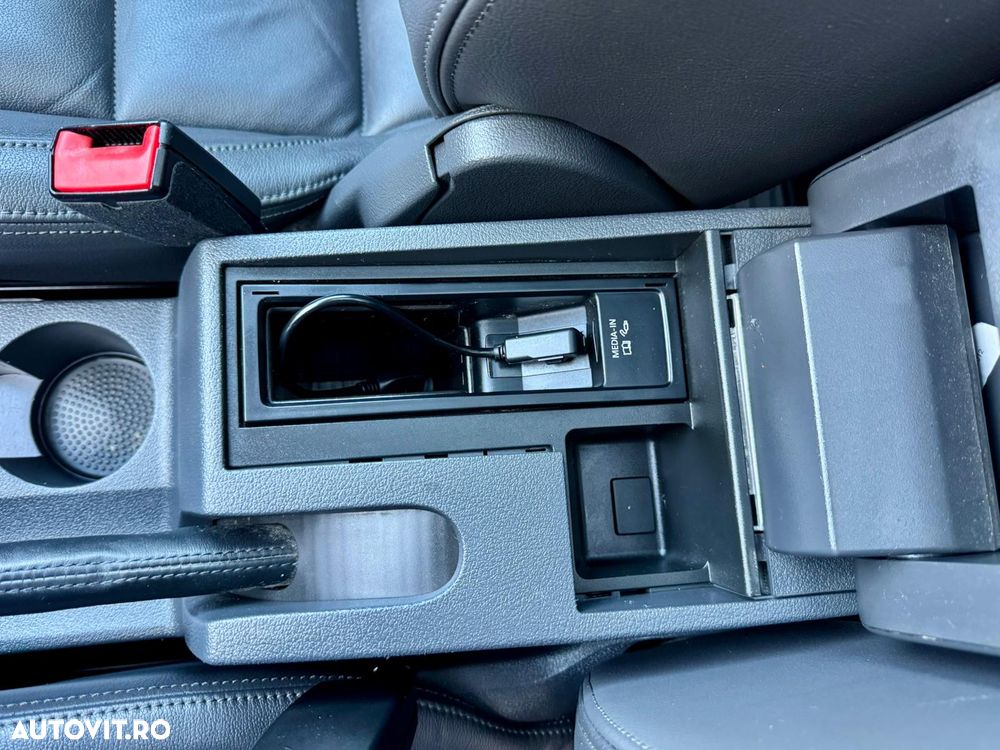 Volkswagen Touran 1.6 TDI DSG Highline - 28