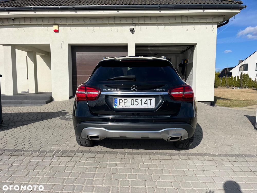 Mercedes-Benz GLA 220 4-Matic - 8