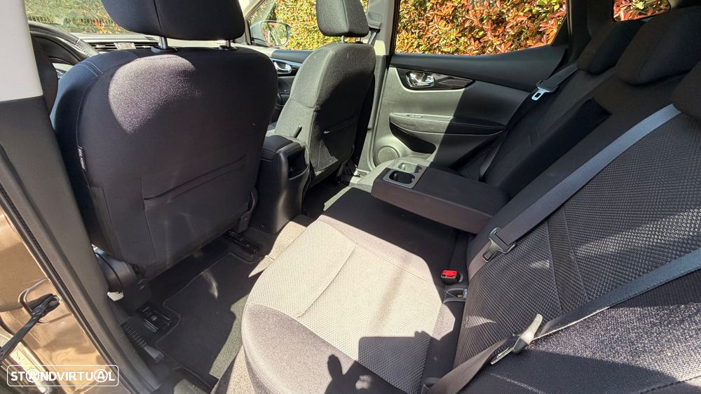 Nissan Qashqai 1.6 dCi N-Connecta - 10