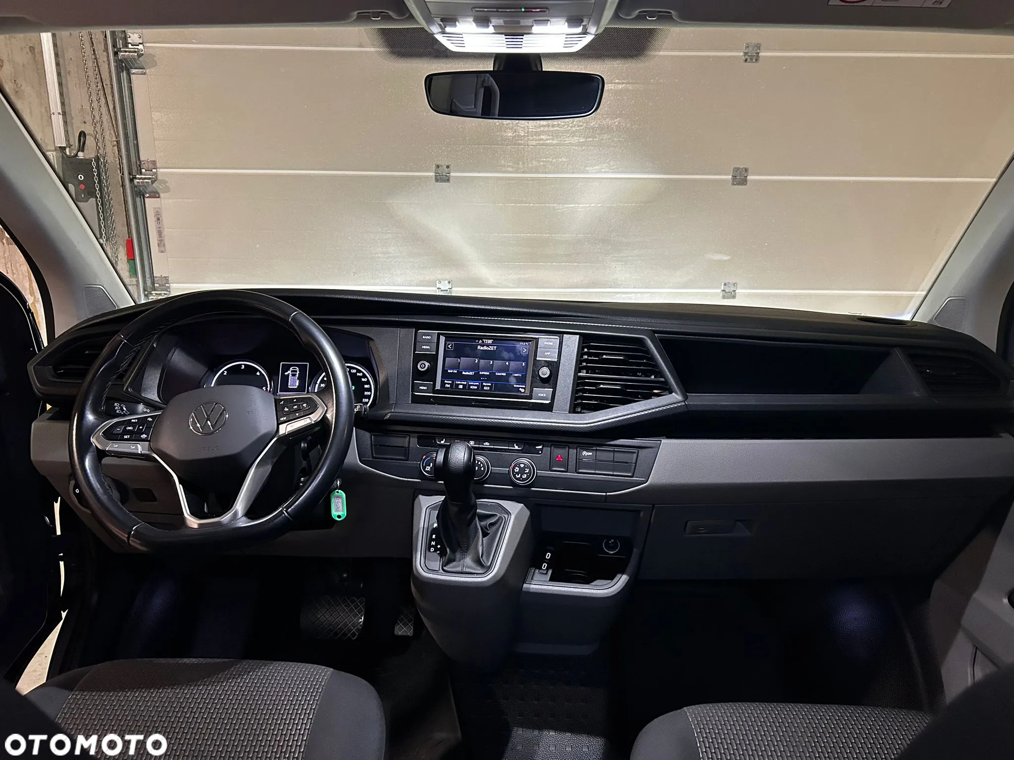 Volkswagen Caravelle - 12
