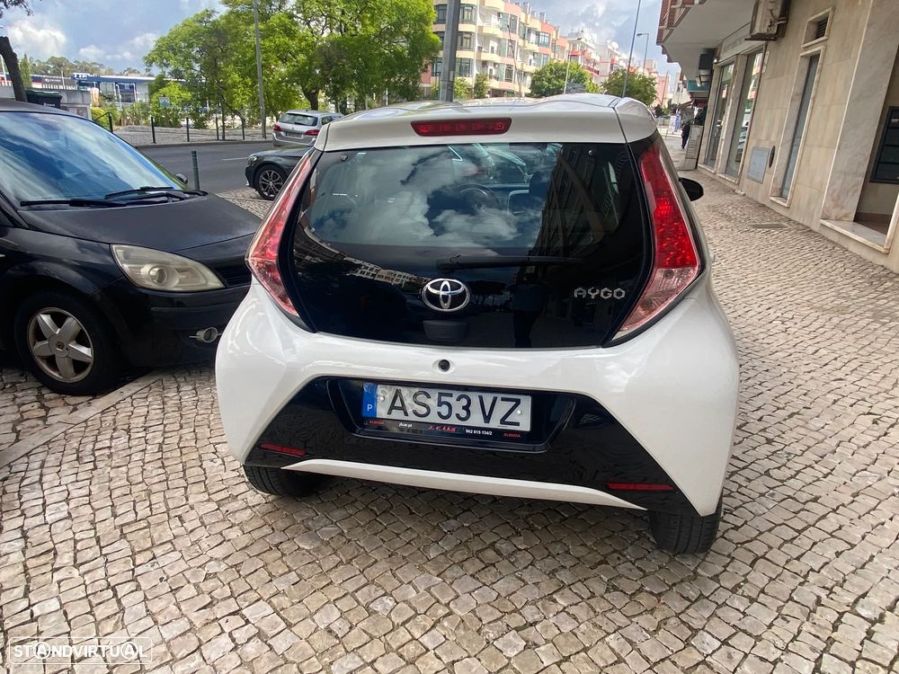 Toyota Aygo x-play touch - 23