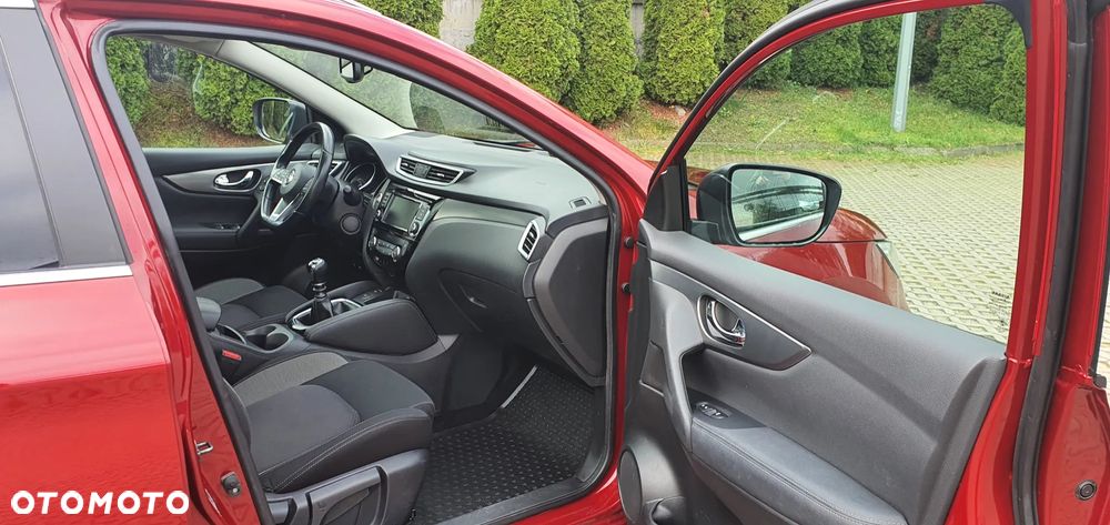 Nissan Qashqai 1.3 DIG-T N-Connecta - 25