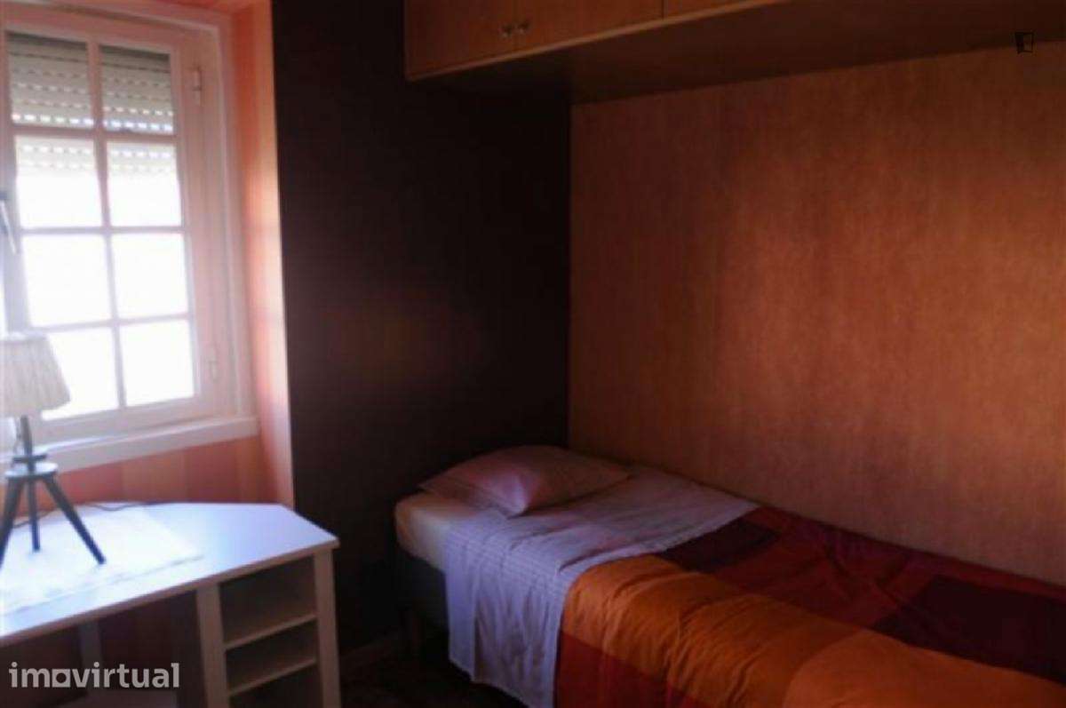 Quarto - localizado em Alvalade Lisbon - Grande imagem: 3/15