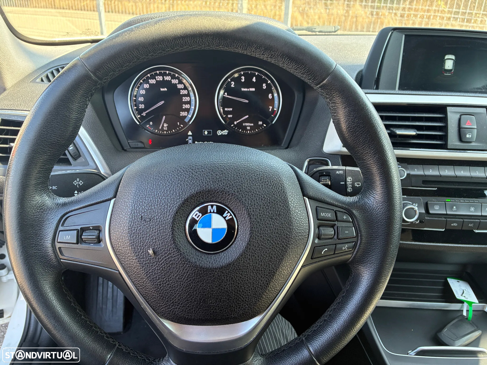 BMW 116 i Line Urban - 11