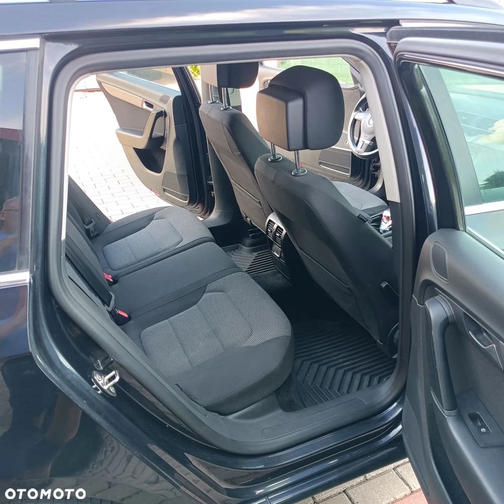 Volkswagen Passat 2.0 TDI Comfortline - 11