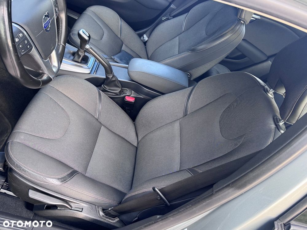 Volvo V40 D3 Kinetic - 39