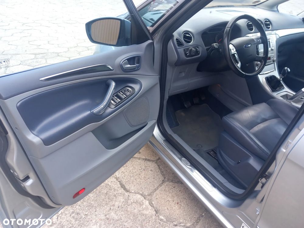Ford S-Max 2.2 TDCi DPF Titanium - 29