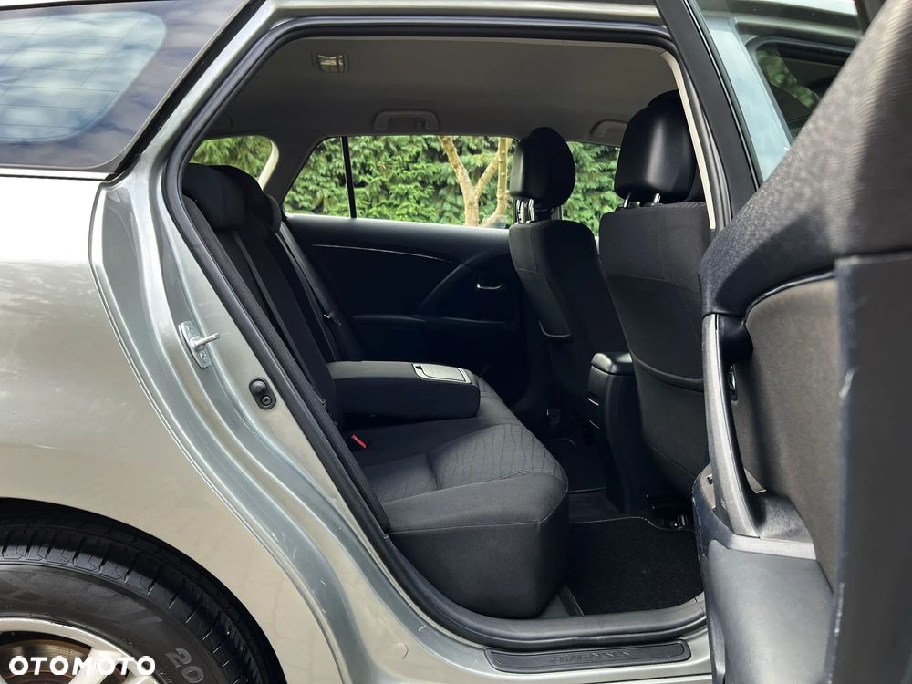 Toyota Avensis Combi 1.8 Multidrive S Executive - 5