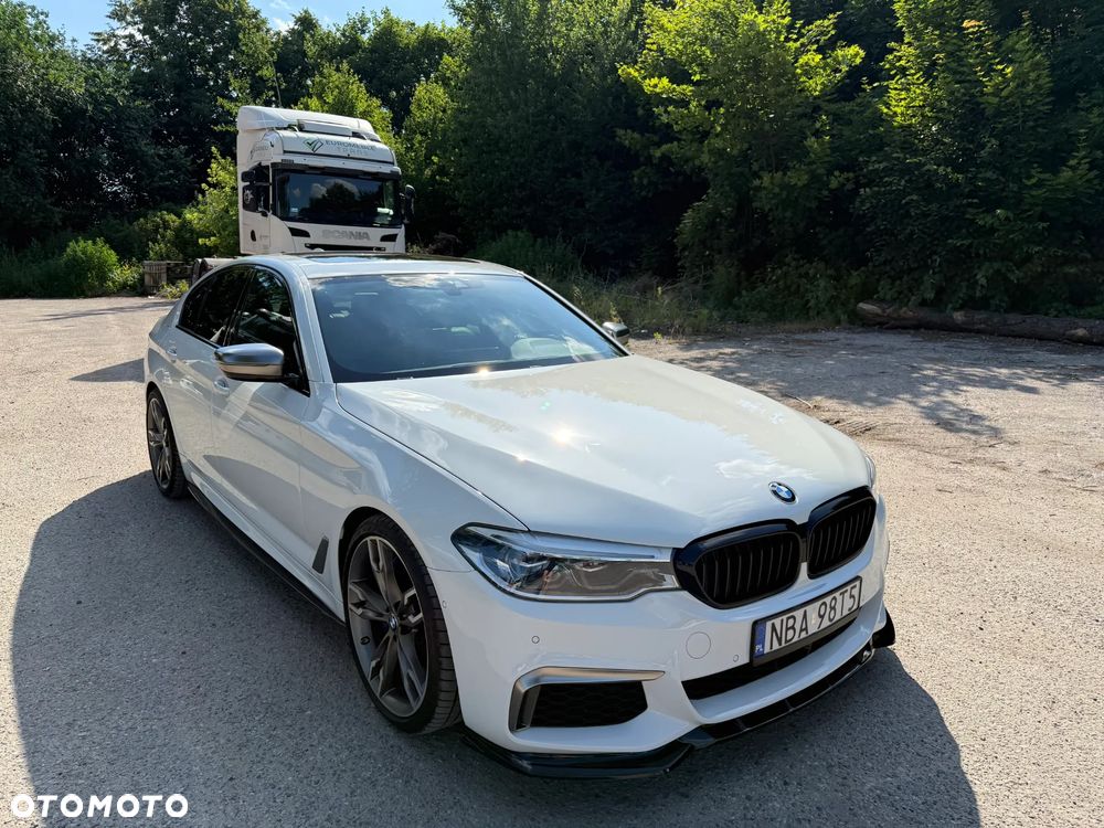 BMW Seria 5 M550i xDrive - 6