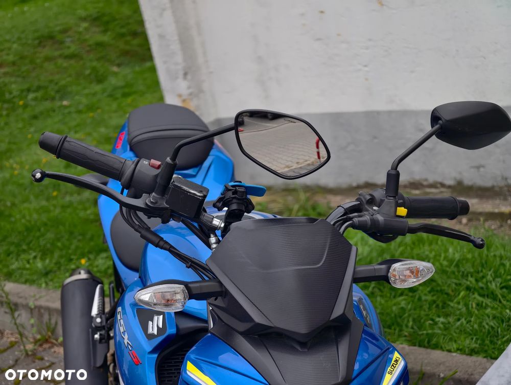 Suzuki GSX - 19