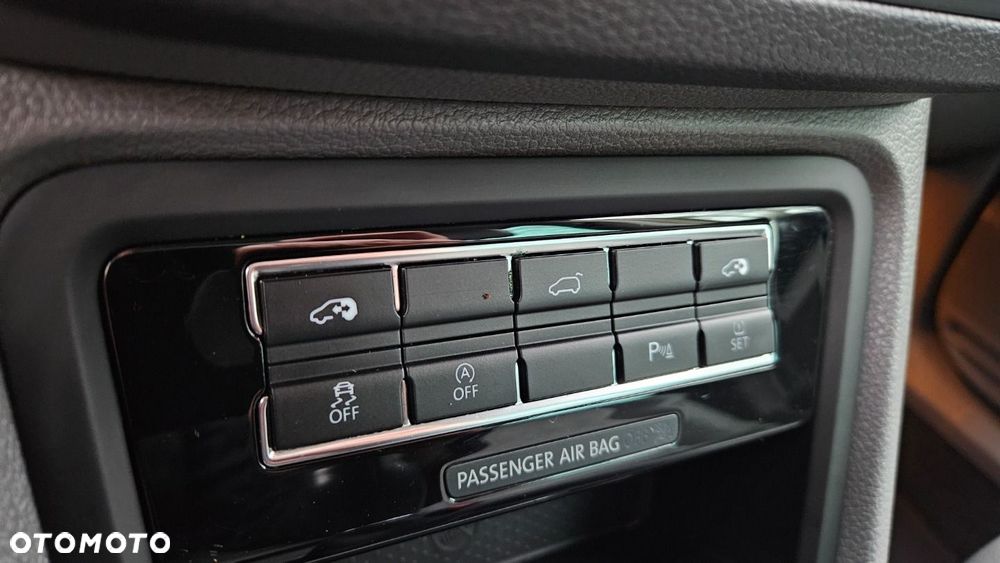 Volkswagen Sharan 2.0 TDI 4Mot Highline - 35