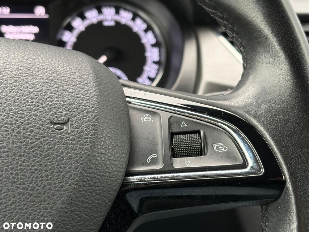 Skoda RAPID 1.0 TSI Style - 16