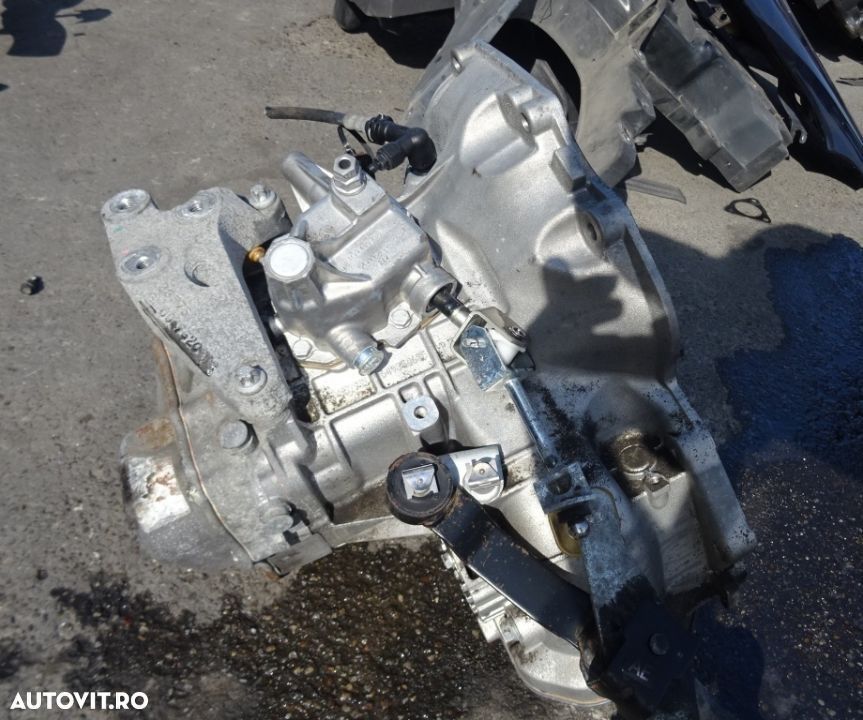 Cutie viteze Opel Astra g  1,6 benzina - 1