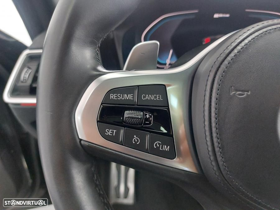BMW 330 e Pack 50 anos M Auto - 21