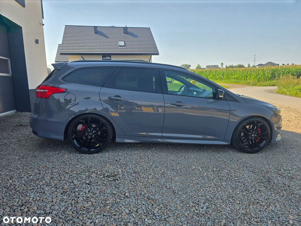 Ford Focus 2.0 EcoBoost ST mit Leder-Exclusiv-Paket - 11