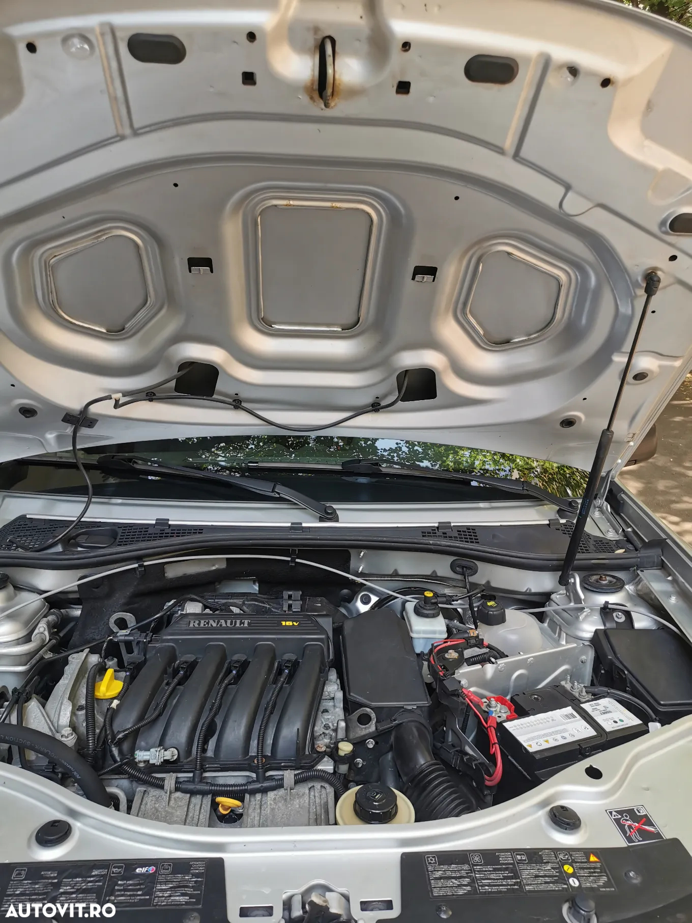 Dacia Duster 1.6 4x4 Laureate - 11