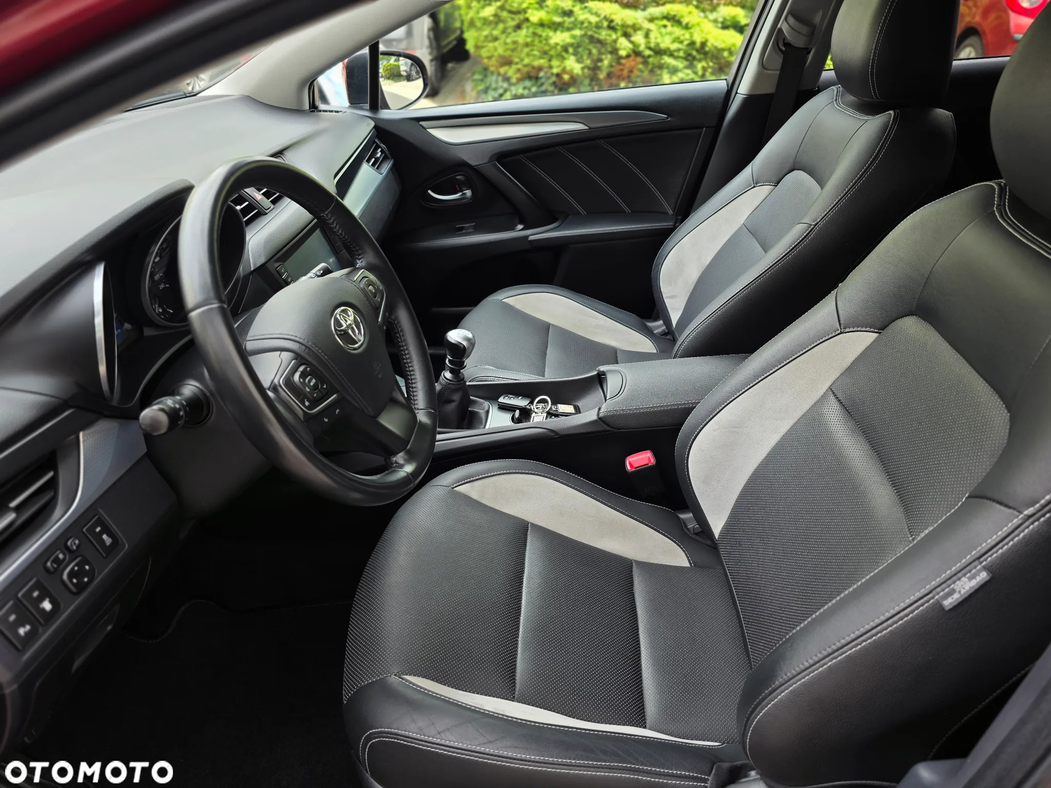 Toyota Avensis 1.8 Prestige - 19