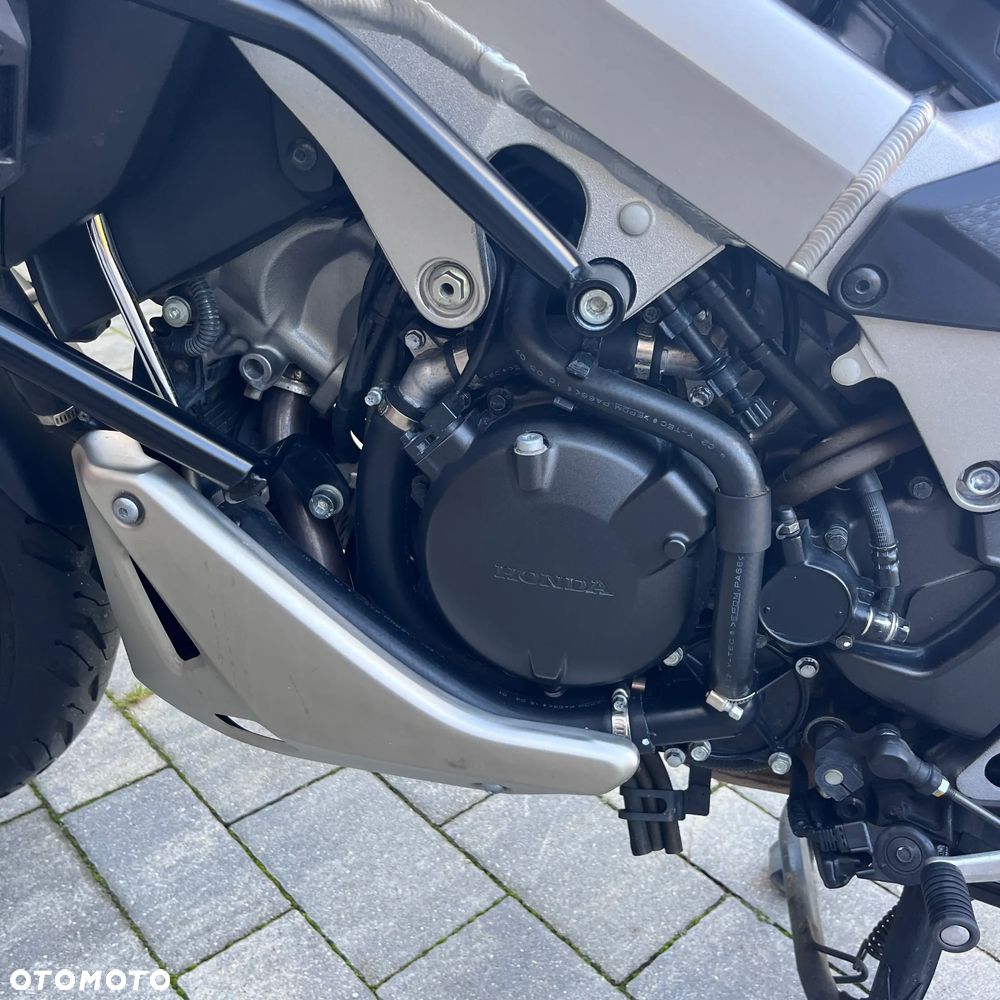 Honda VFR - 23