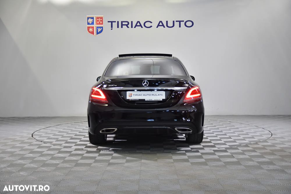 Mercedes-Benz C 300 e 4MATIC Aut. - 4