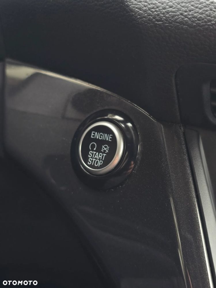 Ford Kuga 1.5 EcoBoost 2x4 Titanium - 32