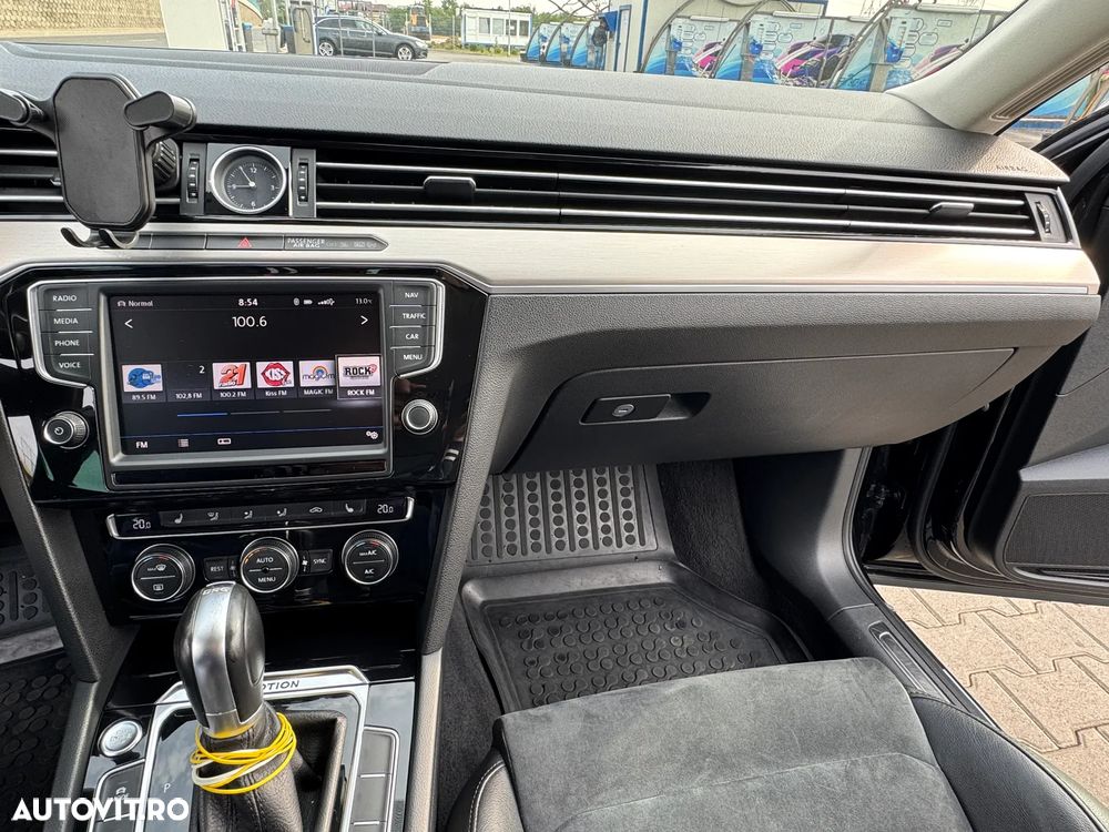 Volkswagen Passat 2.0 TDI DSG 4Motion Highline - 30