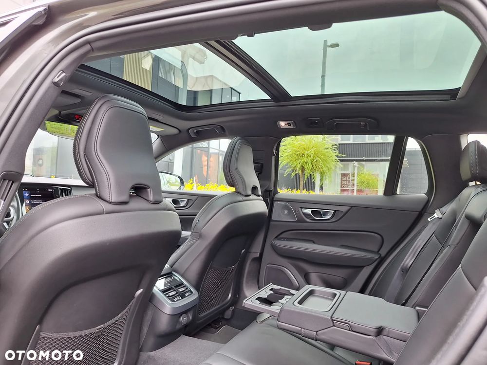 Volvo V60 B4 D R-Design - 21
