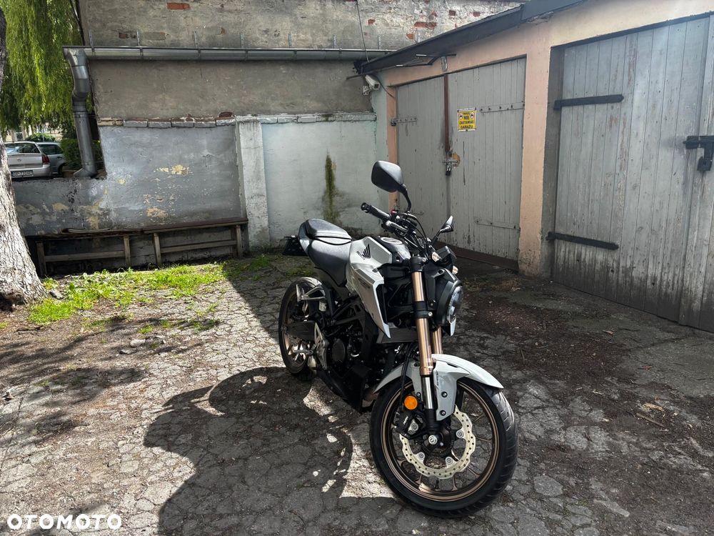 Honda CB - 4
