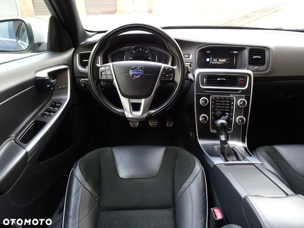 Volvo V60 D2 R-Design Momentum - 5