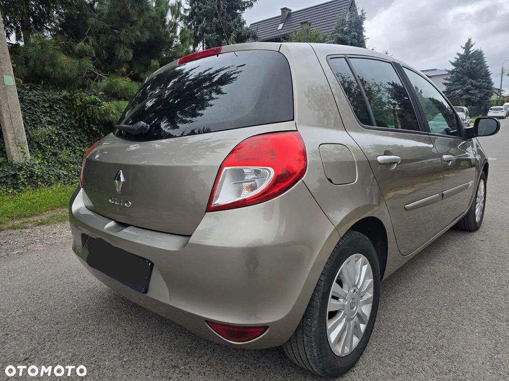 Renault Clio 1.2 16V 75 Expression - 3