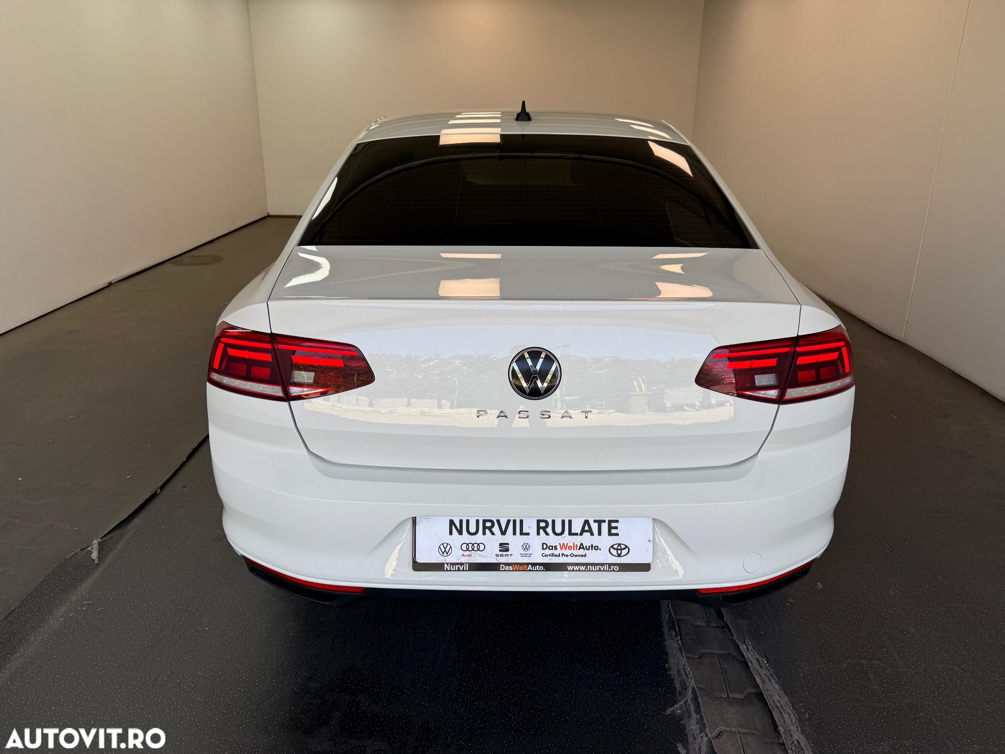 Volkswagen Passat 2.0 TDI DSG Advance - 8